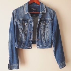 💥Silver Cropped Denim Jacket💥